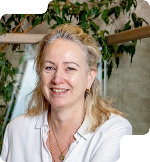 una Living Team Member