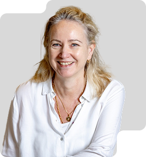 una Living Team Member